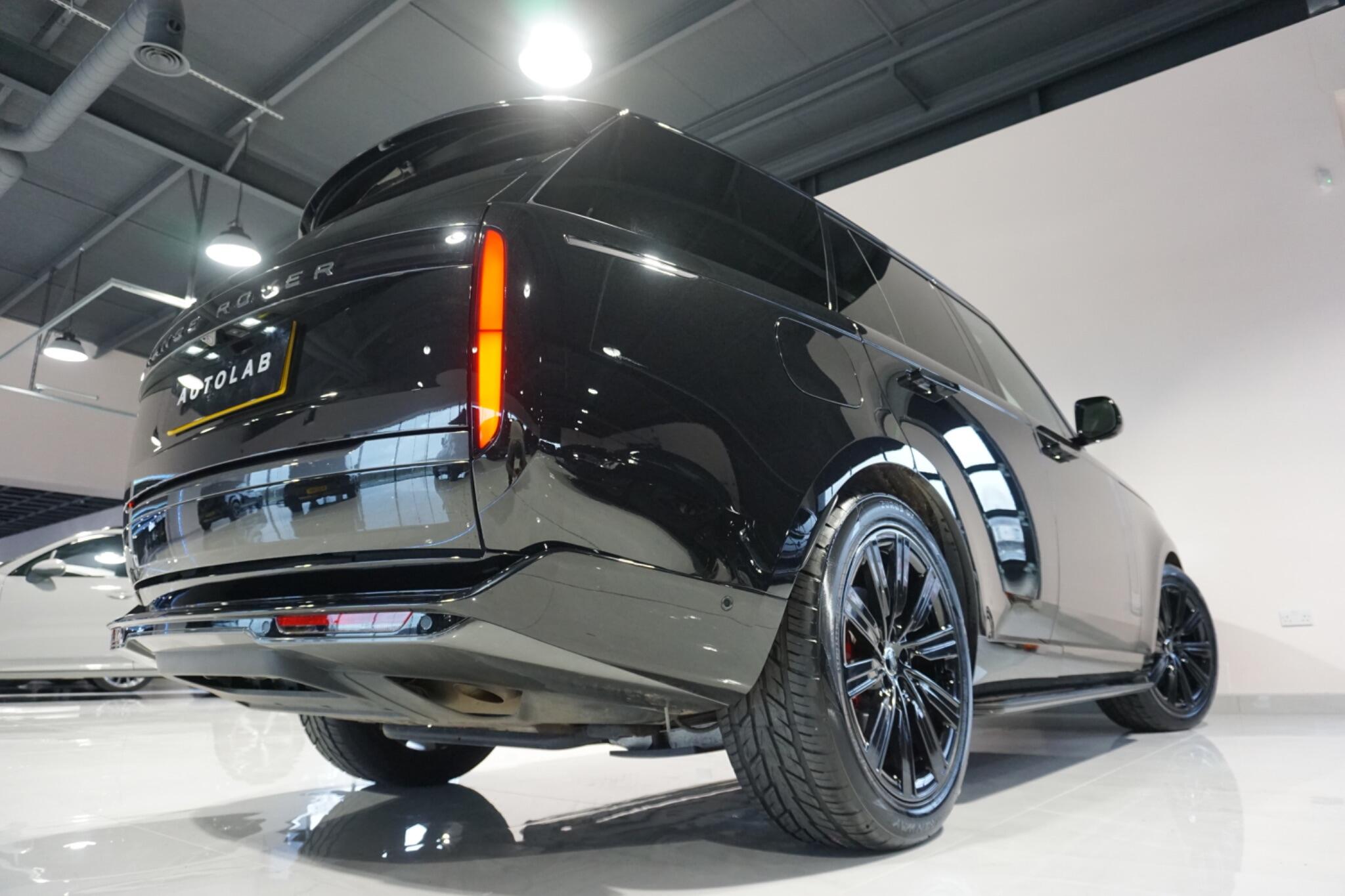 Land Rover Range Rover 3.0 P400 MHEV HSE SUV 5dr Petrol Auto 4WD Euro 6 (s/s) (400 ps)